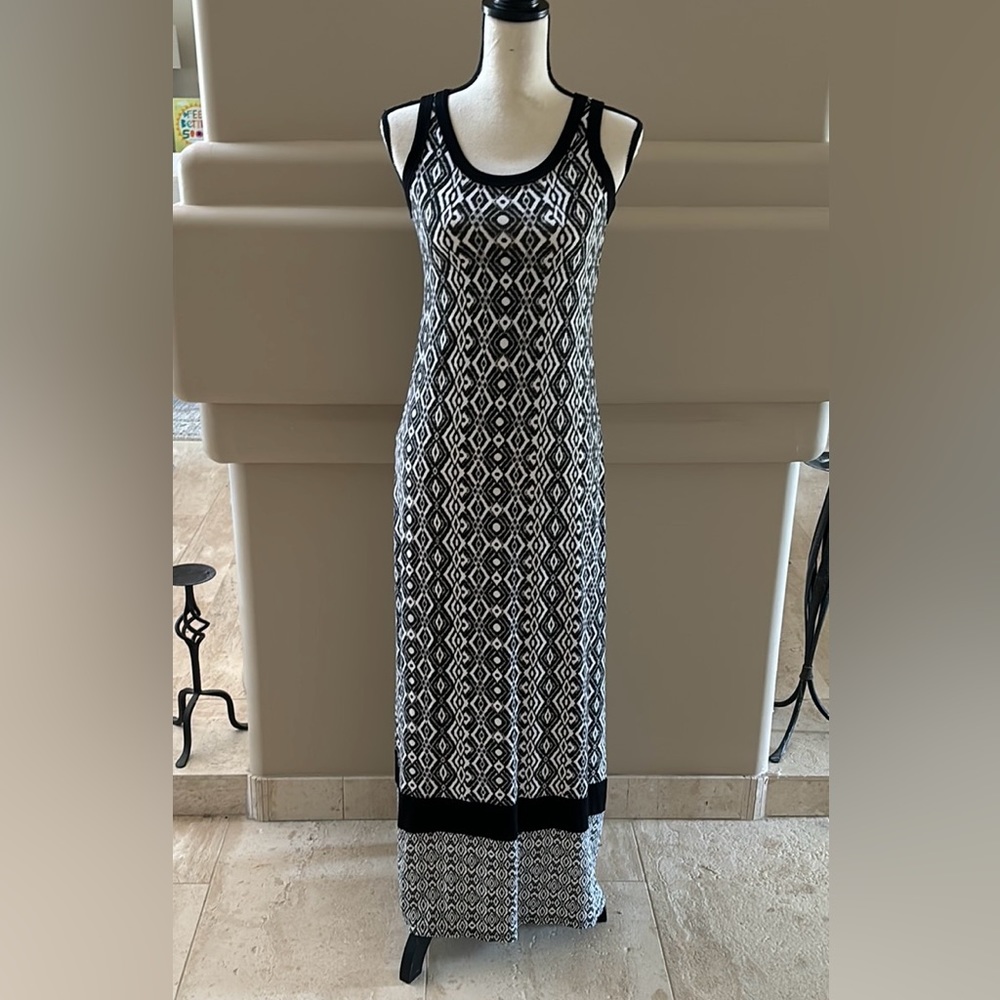 Karen Kane Long Patterned Dress. Size Small. Black/White. New.